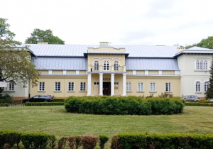 Dworek Olszewskich, w który znajduje się Muzeum Regionalne.