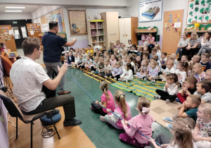 Zabawa w ciągnięcie kotwicy.