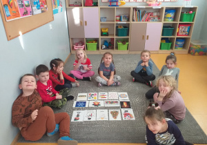 Święta Bożego Narodzenia - ćwiczenie poprawnej wymowy w zabawie „Powiedz to poprawnie”.