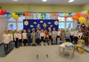 Grupa „Misie” podczas występu z okazji Dnia Babci i Dziadka.