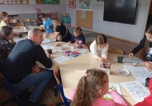 Warsztaty Wielkanocne w grupie Odkrywcy.