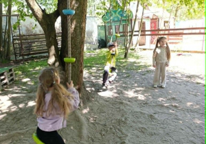 Dzieci podczas zabawy w „Malinowym Grodzie”.