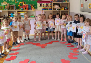 Realizacjia projektu edukacyjnego „Tydzień dla bezpieczeństwa w Biedronkach – Akademia dobrych słów.