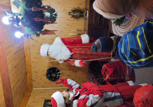 Wizyta dzieci w domu Dziadka Mroza