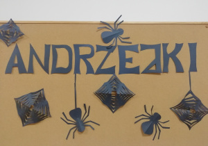 Tablica z napisem Andrzejki.